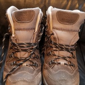 Alpine hiking boots